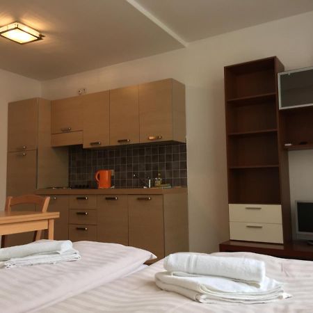 Residence La Familia Прага Екстер'єр фото