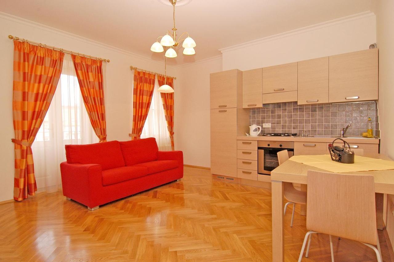 Residence La Familia Прага Екстер'єр фото