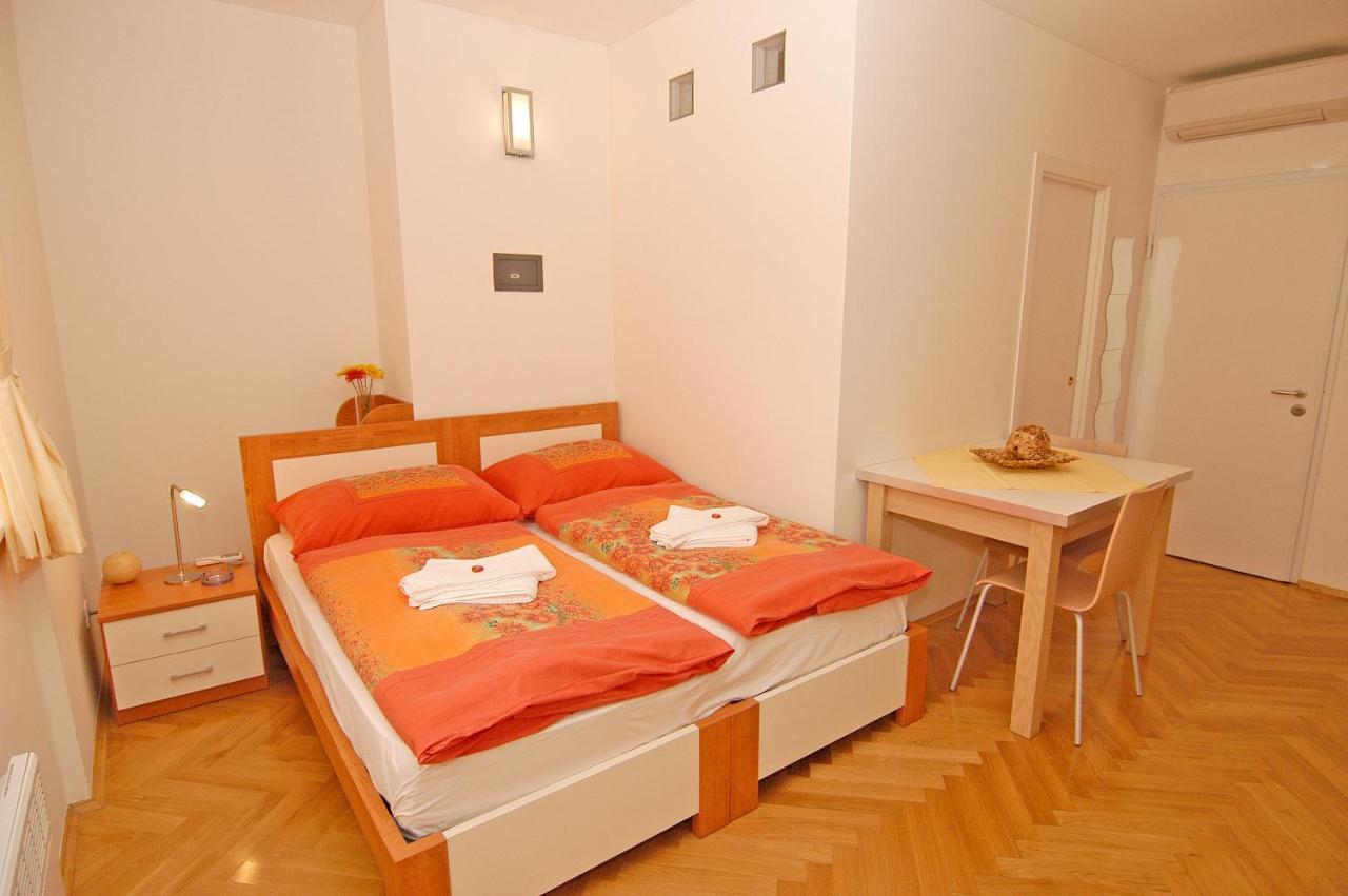 Residence La Familia Прага Екстер'єр фото