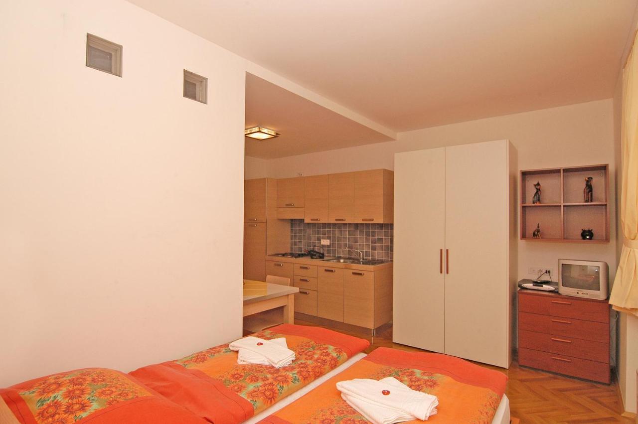 Residence La Familia Прага Екстер'єр фото