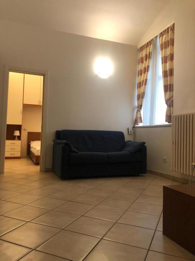 Residence La Familia Прага Екстер'єр фото