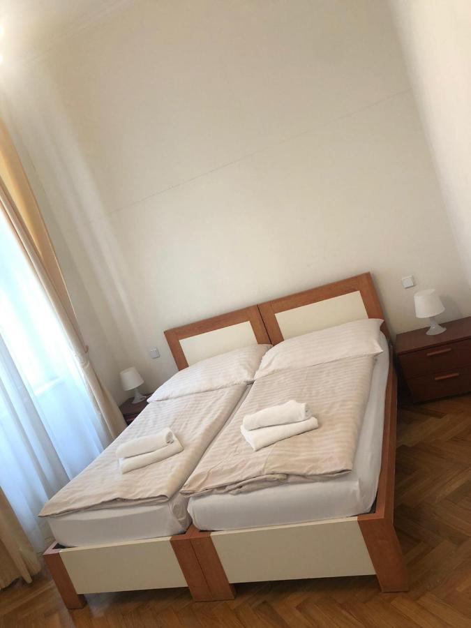 Residence La Familia Прага Екстер'єр фото