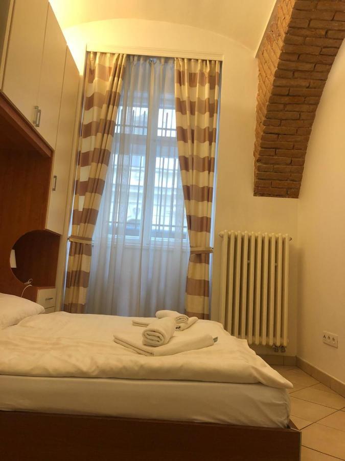 Residence La Familia Прага Екстер'єр фото
