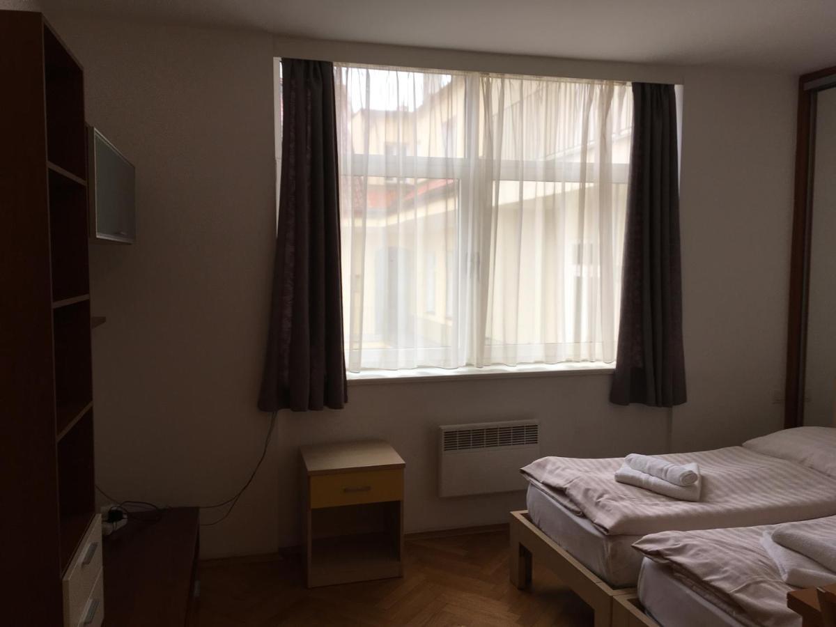 Residence La Familia Прага Екстер'єр фото
