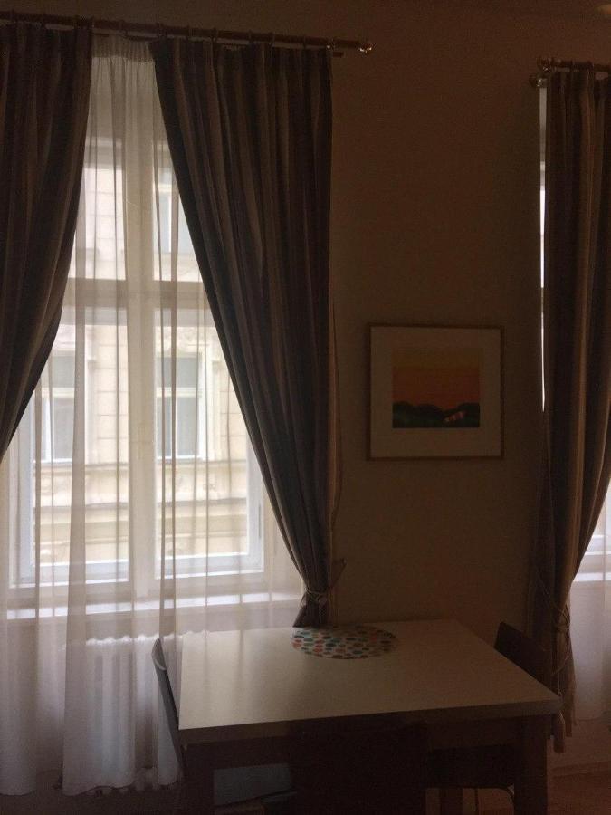 Residence La Familia Прага Екстер'єр фото