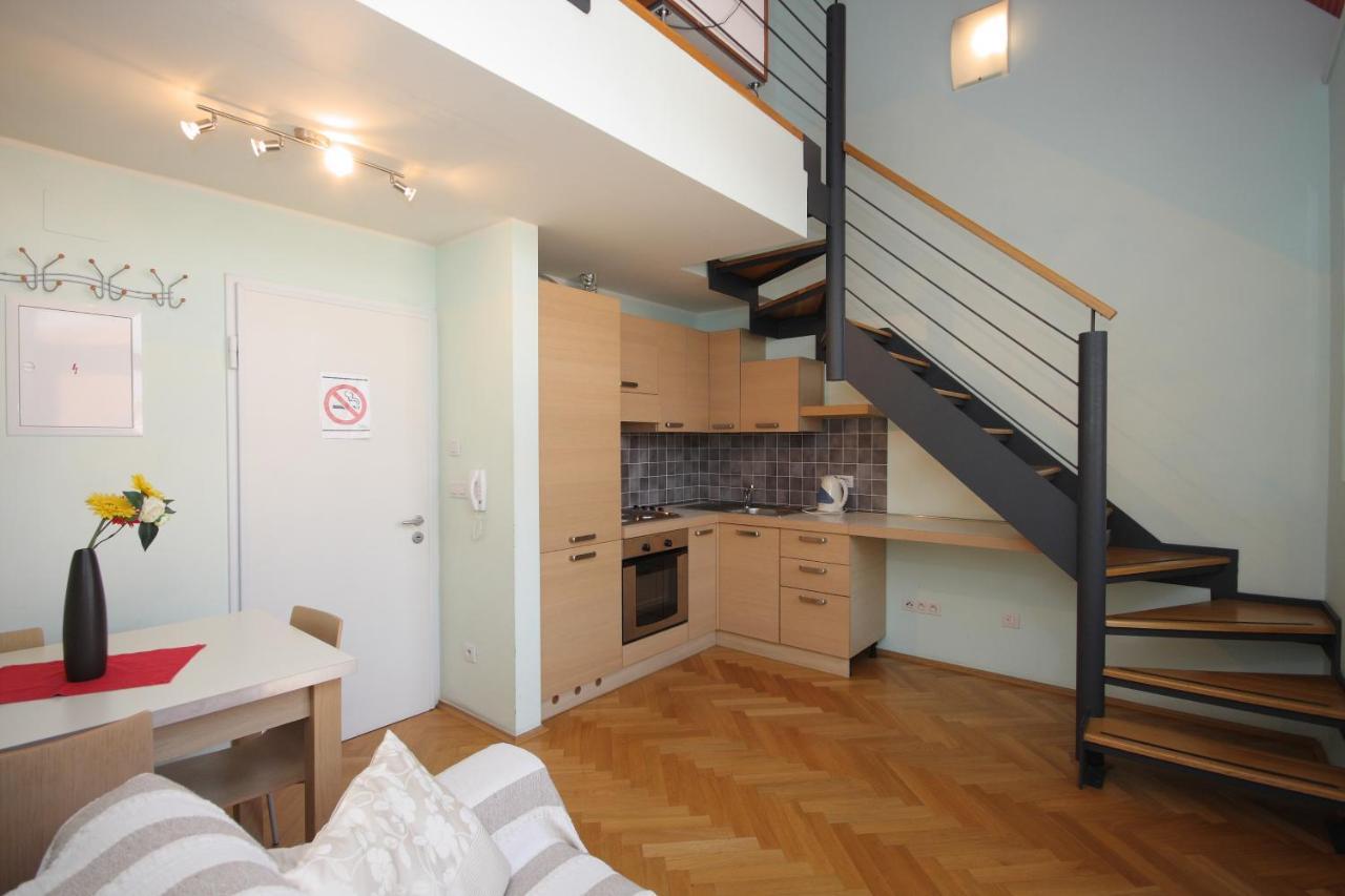 Residence La Familia Прага Екстер'єр фото